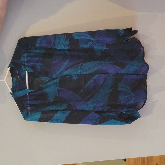 Tribal Blouse - Picture 2 of 2